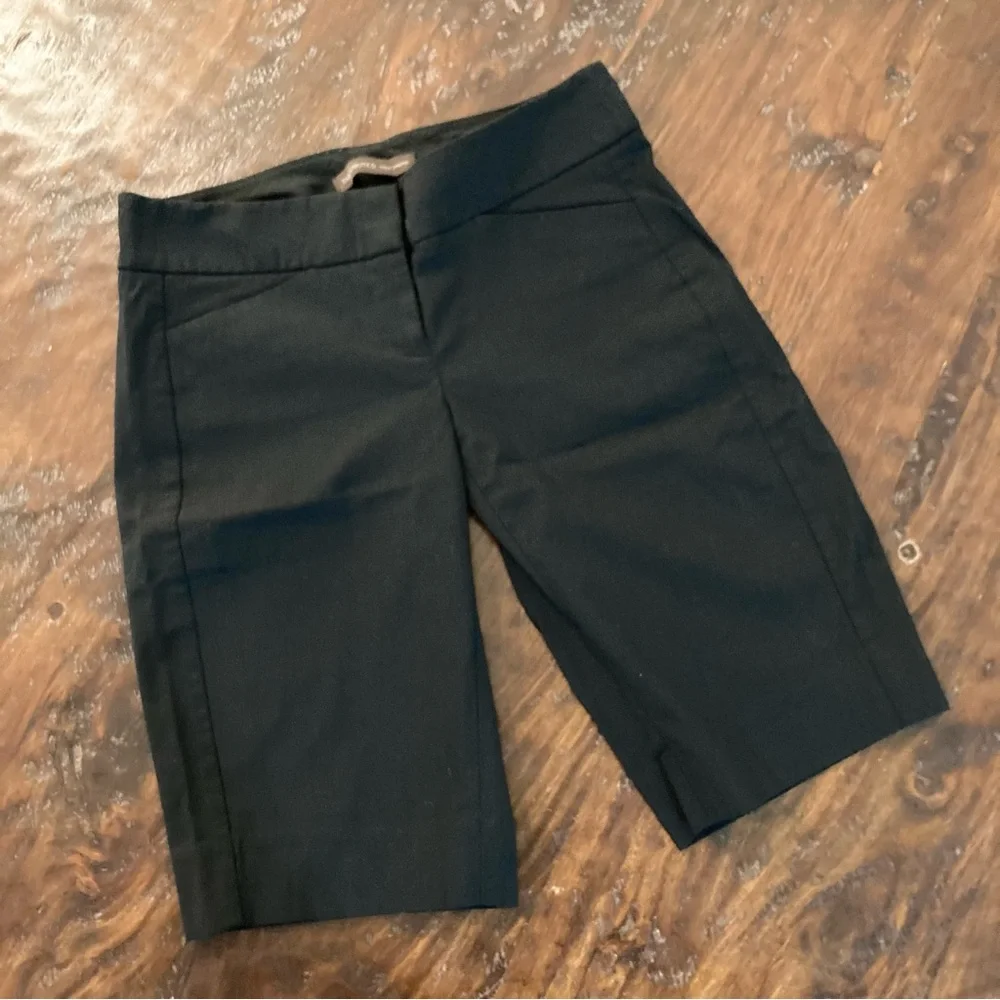The Limited Black Dress Shorts Size 2 - Picture 1 of 5
